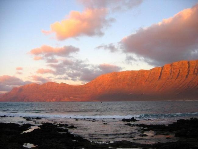 Beautiful Small Bungalow, Amazing Views And Garden Famara Exterior photo