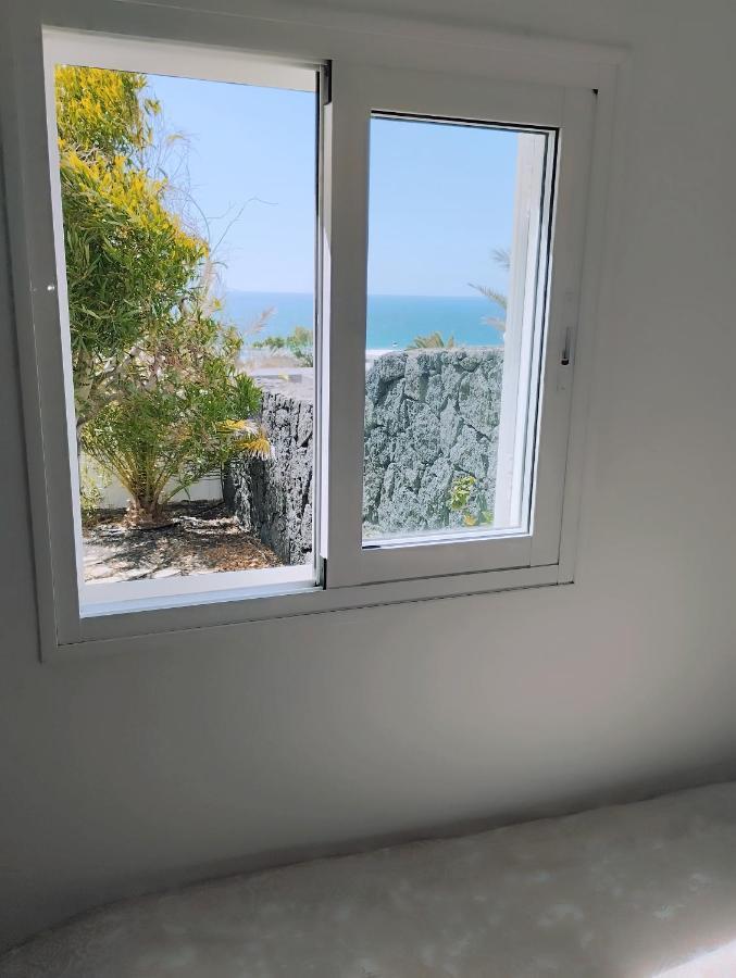 Beautiful Small Bungalow, Amazing Views And Garden Famara Exterior photo