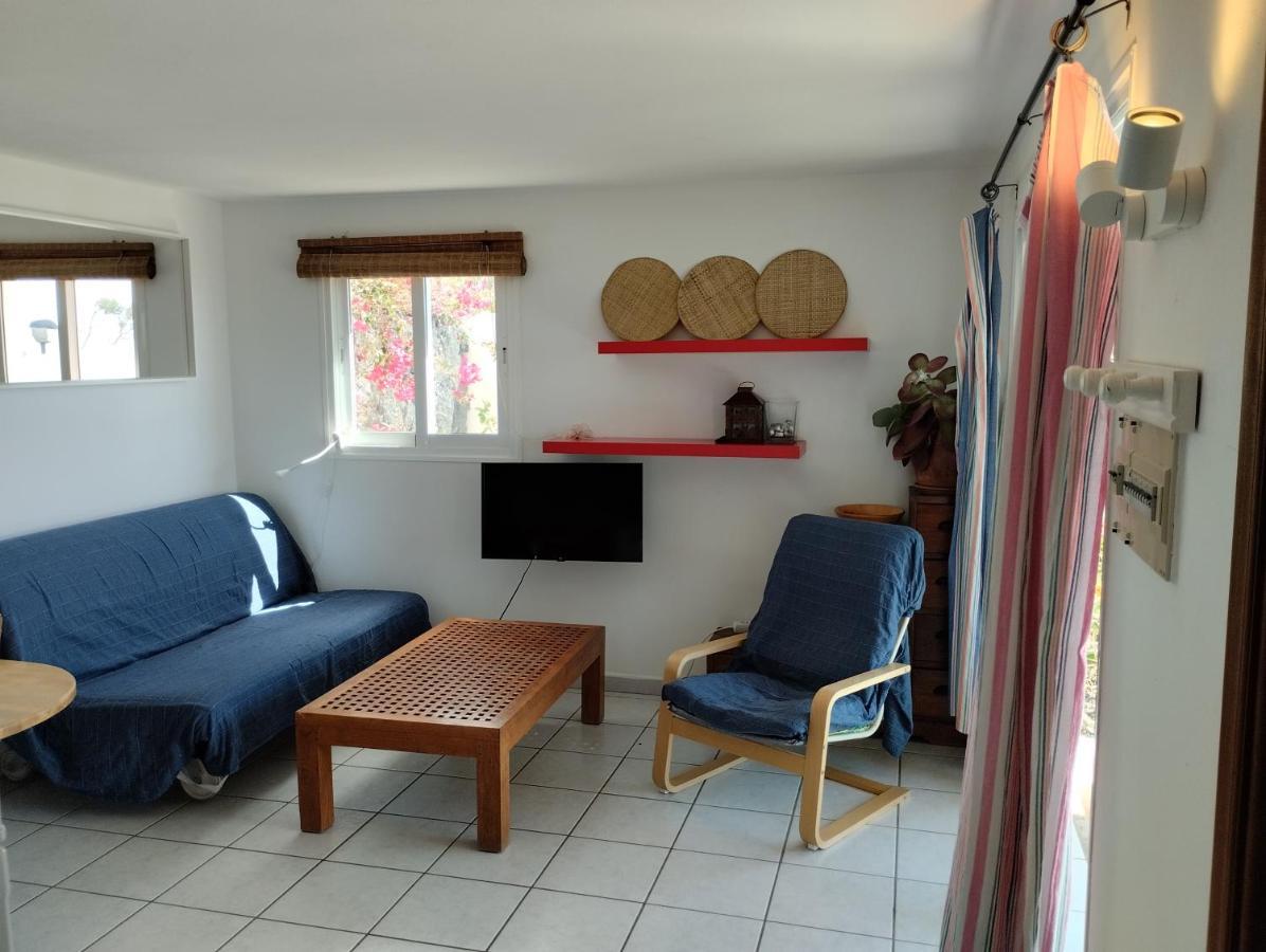 Beautiful Small Bungalow, Amazing Views And Garden Famara Exterior photo